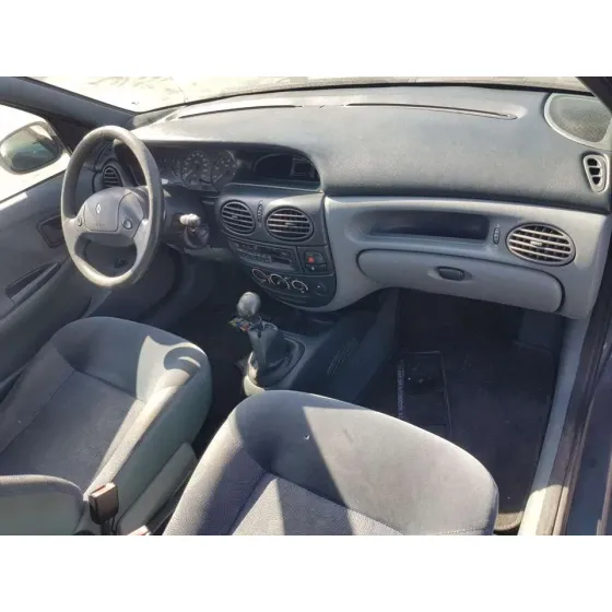 RENAULT MEGANE I BERLINA HATCHBACK (BA0) '1997 1.4E RN (BAOE) VERDE
