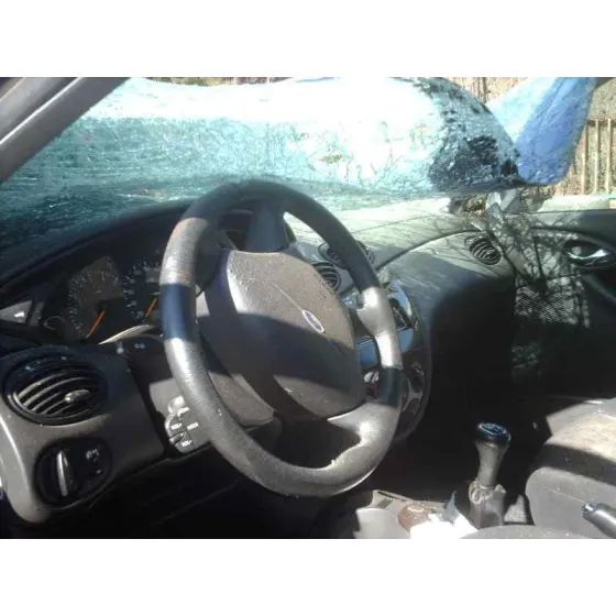 FORD FOCUS BERLINA (CAK) '1999 GHIA GRIS