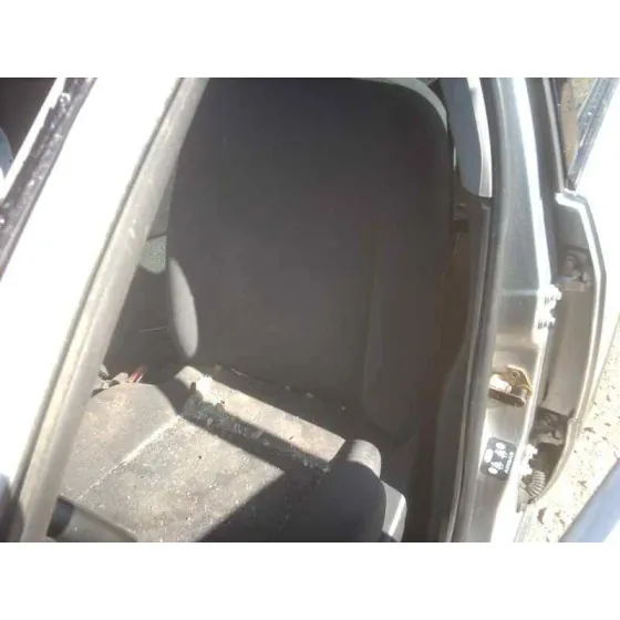 FORD FOCUS BERLINA (CAK) '1999 GHIA GRIS