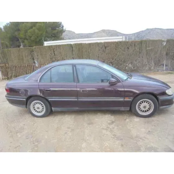 OPEL OMEGA B '1996 BASICO BERLINA MORADO