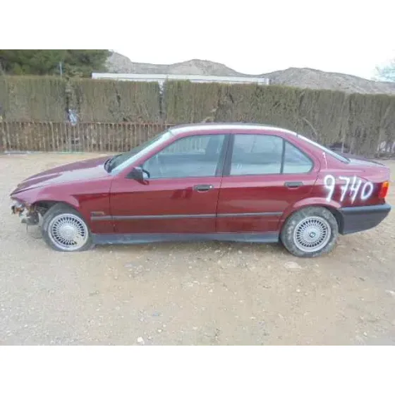 BMW SERIE 3 BERLINA (E36) '1993 318I GRANATE