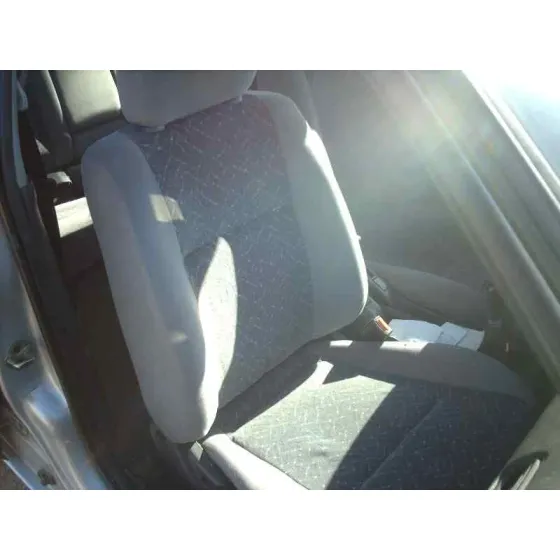 NISSAN PRIMERA BERLINA (P11) '1998 SLX GRIS