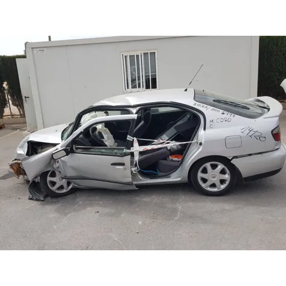 NISSAN PRIMERA BERLINA (P11) '1997 SLX GRIS