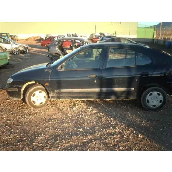 RENAULT MEGANE I BERLINA HATCHBACK (BA0) '1996 1.6E EUROPA AZUL