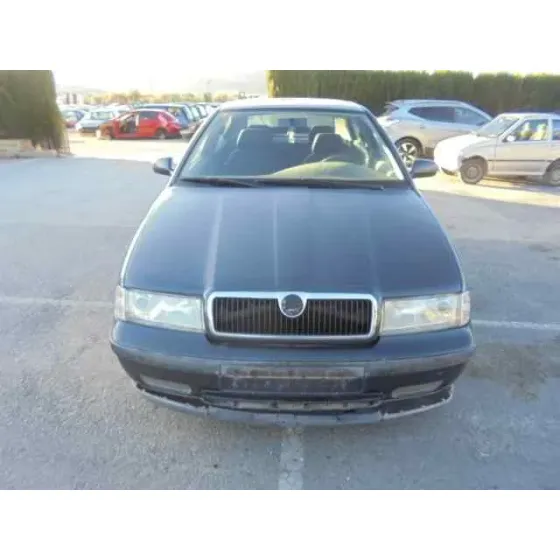 SKODA OCTAVIA BERLINA (1U2) '1999 1.6 GLX (74KW) GRTIS OSCURO
