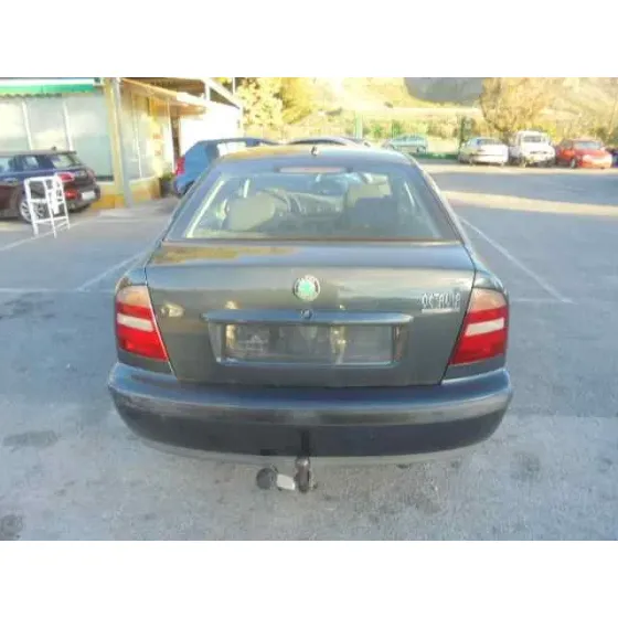SKODA OCTAVIA BERLINA (1U2) '1999 1.6 GLX (74KW) GRTIS OSCURO