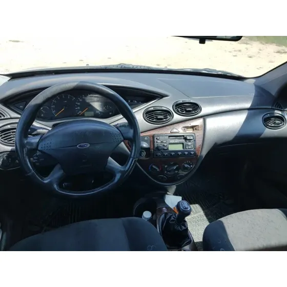 FORD FOCUS BERLINA (CAK) '1999 GHIA GRIS