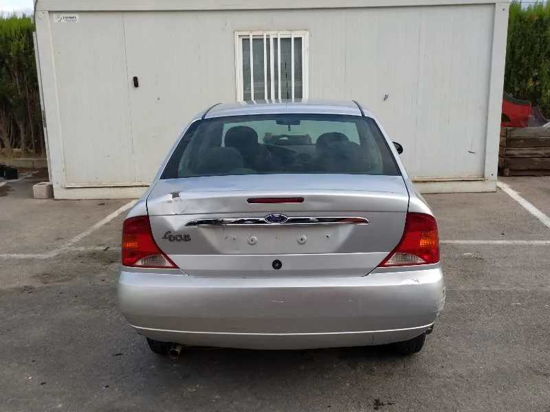FORD FOCUS BERLINA (CAK) '1999 GHIA GRIS