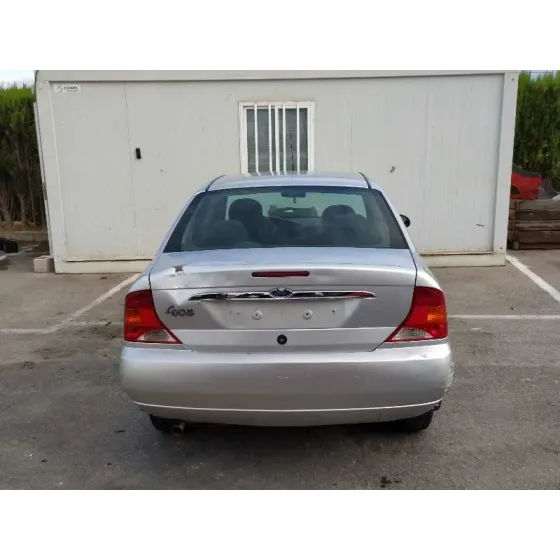 FORD FOCUS BERLINA (CAK) '1999 GHIA GRIS