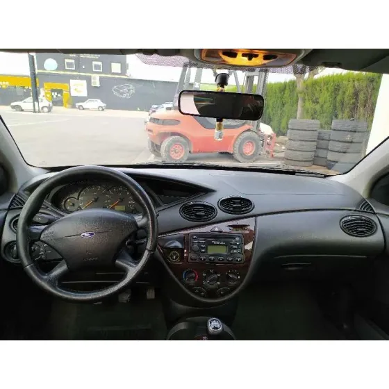 FORD FOCUS BERLINA (CAK) '1999 GHIA GRIS