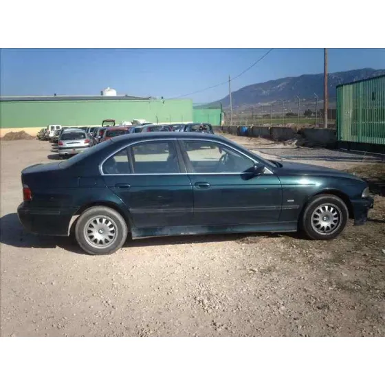 BMW SERIE 5 BERLINA (E39) '1995 525TD VERDE