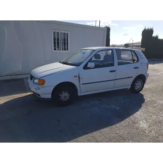 VOLKSWAGEN POLO BERLINA (6N1) '1995 BASICO BLANCO