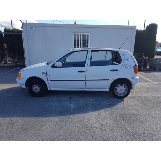 VOLKSWAGEN POLO BERLINA (6N1) '1995 BASICO BLANCO