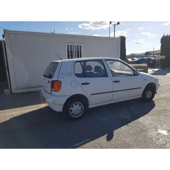 VOLKSWAGEN POLO BERLINA (6N1) '1995 BASICO BLANCO