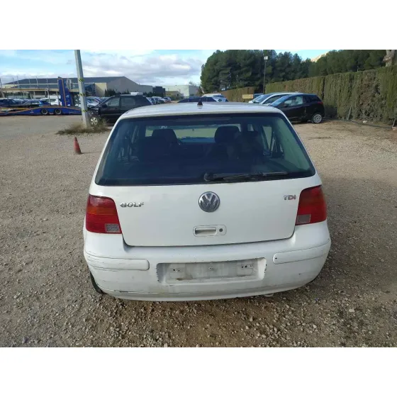 VOLKSWAGEN GOLF IV BERLINA (1J1) '2000 CONCEPTLINE BLANCO