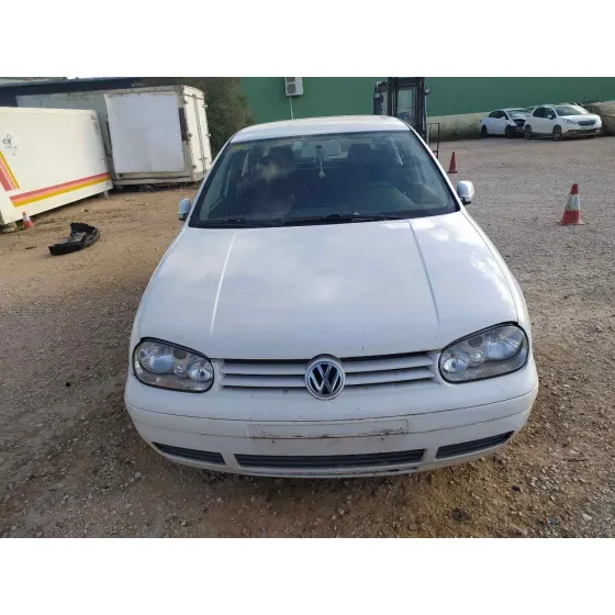 VOLKSWAGEN GOLF IV BERLINA (1J1) '2000 CONCEPTLINE BLANCO