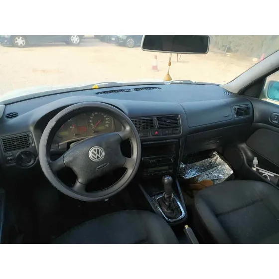 VOLKSWAGEN GOLF IV BERLINA (1J1) '2000 CONCEPTLINE BLANCO