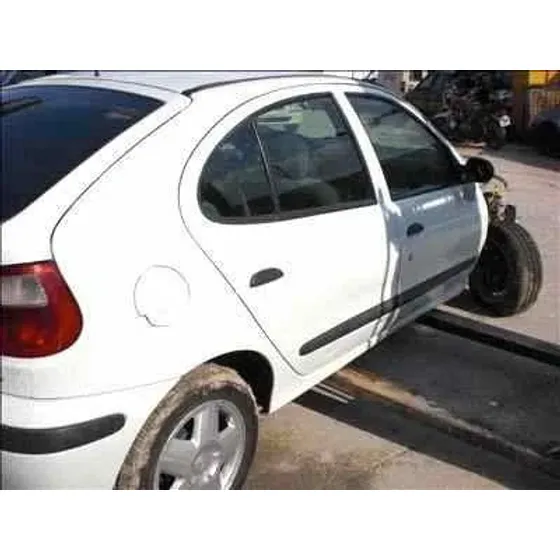 RENAULT MEGANE I FASE 2 BERLINA (BA0) '1999 1.9 DTI DIESEL CAT BLANCO