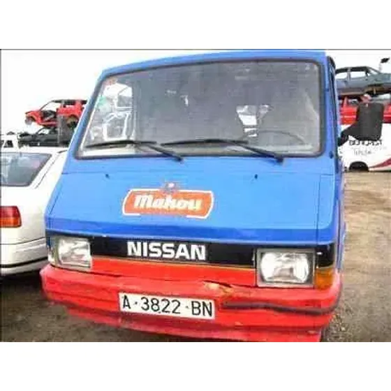 NISSAN TRADE '1988 AZUL