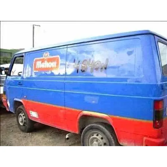 NISSAN TRADE '1988 AZUL