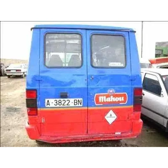 NISSAN TRADE '1988 AZUL