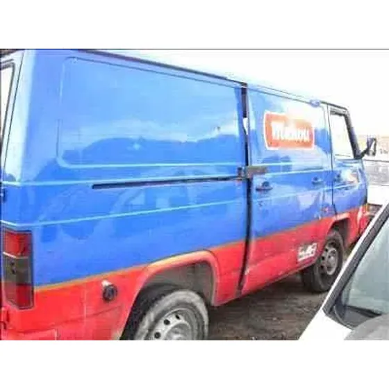 NISSAN TRADE '1988 AZUL