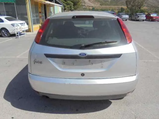 FORD FOCUS BERLINA (CAK) '1999 AMBIENTE GRIS