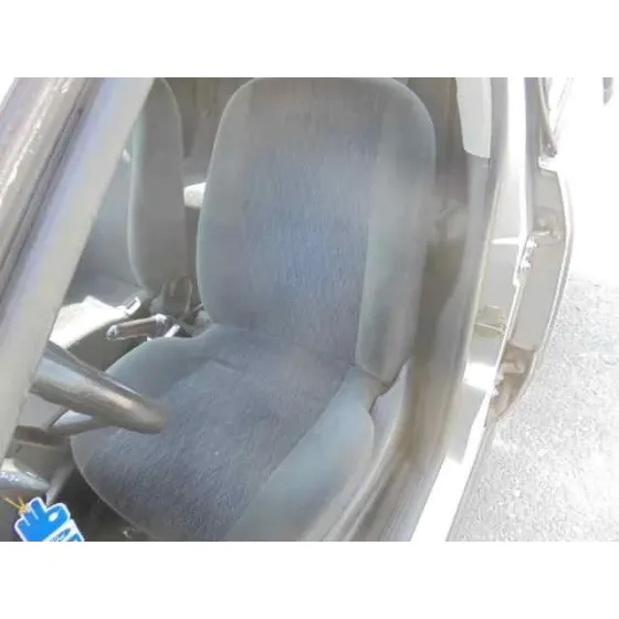 FORD FOCUS BERLINA (CAK) '1999 AMBIENTE GRIS