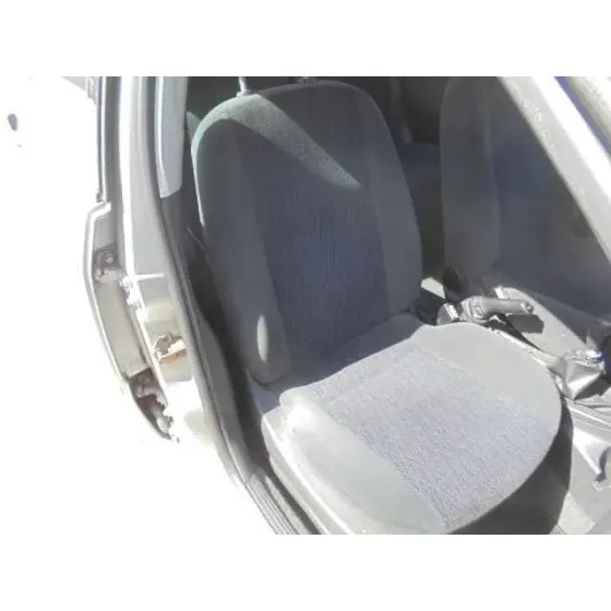 FORD FOCUS BERLINA (CAK) '1999 AMBIENTE GRIS