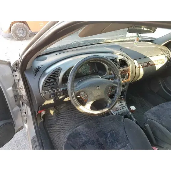 CITROEN XSARA BERLINA '1999 1.6 LX GRIS
