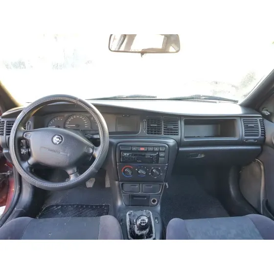 OPEL VECTRA B BERLINA '1998 CD GRANATE