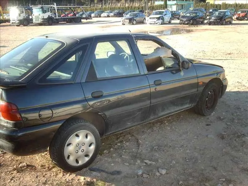 FORD ESCORT BERL./TURNIER FORD ESCORT BERL./TURNIER '1995 1.6 16V CAT AZUL 1995