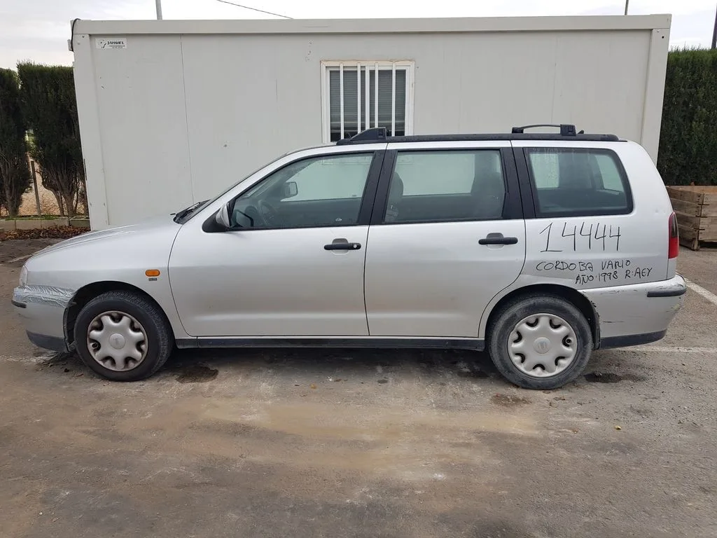 SEAT CORDOBA VARIO (6K5) '1998 SE GRIS