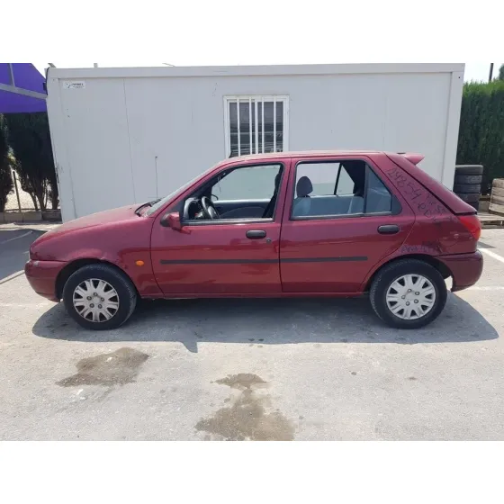 FORD FIESTA BERLINA '1998 QUARZ GRANATE