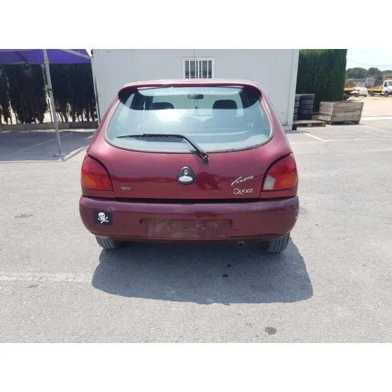 FORD FIESTA BERLINA '1998 QUARZ GRANATE