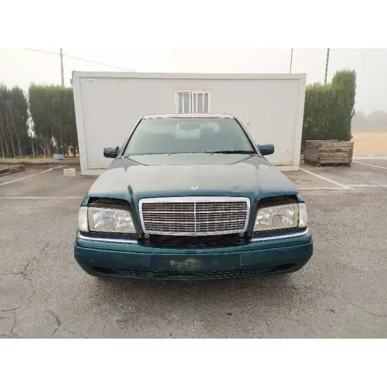 MERCEDES CLASE C (W202) BERLINA '1997 180 (202.018) VERDE