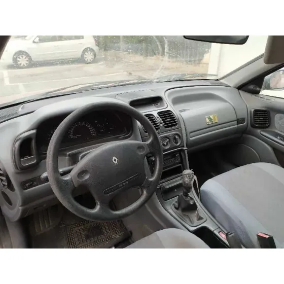 RENAULT LAGUNA (B56) '1998 1.8 RN (B56B) GRANATE