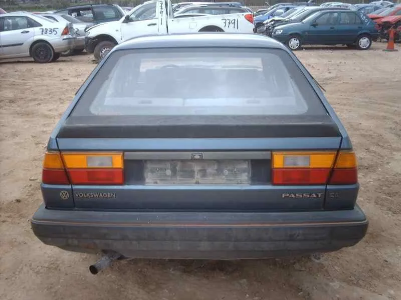 VOLKSWAGEN PASSAT (321/23/27/31) '1986 CL AZUL
