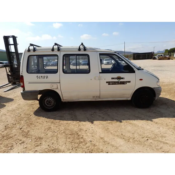 Nissan VANETTE CARGO AUTOBUS (HC 23) 1994