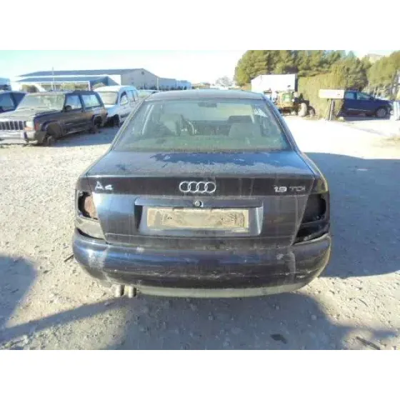 AUDI A4 BERLINA (B5) '2000 1.9 TDI AZUL