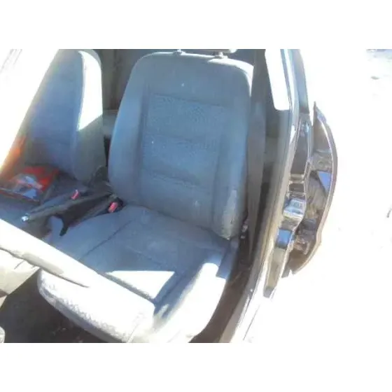 AUDI A4 BERLINA (B5) '2000 1.9 TDI AZUL