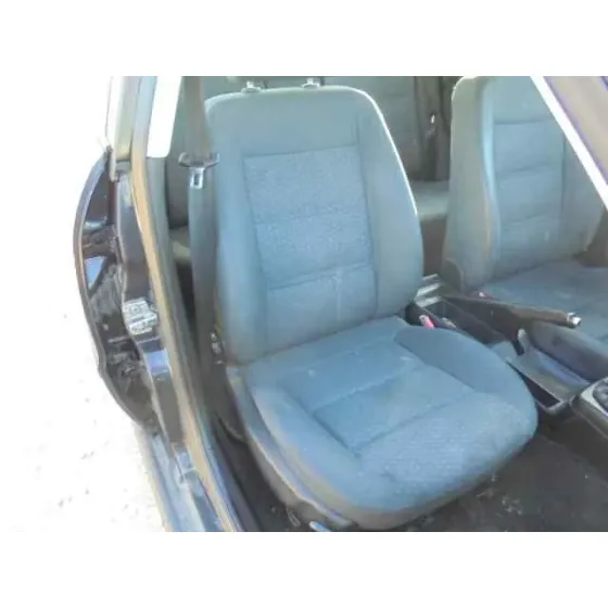 AUDI A4 BERLINA (B5) '2000 1.9 TDI AZUL