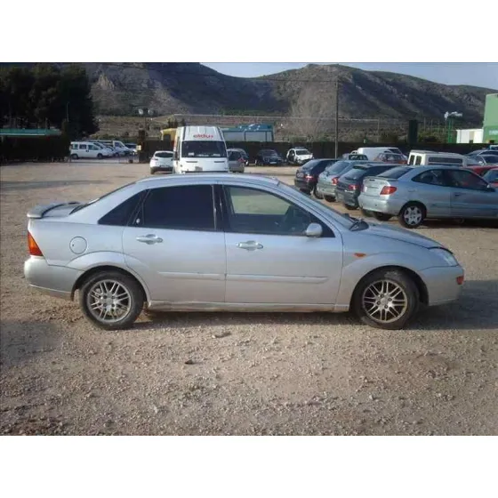 FORD FOCUS BERLINA (CAK) '1998 GHIA GRIS