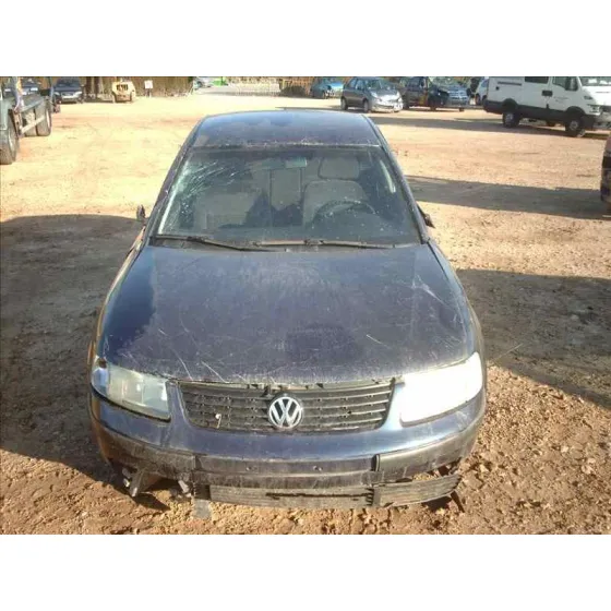 VOLKSWAGEN PASSAT BERLINA (3B2) '1998 HIGHLINE AZUL