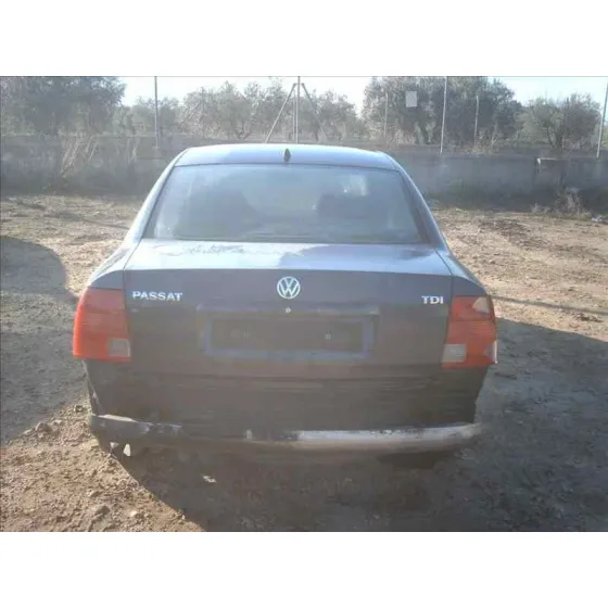 VOLKSWAGEN PASSAT BERLINA (3B2) '1998 HIGHLINE AZUL