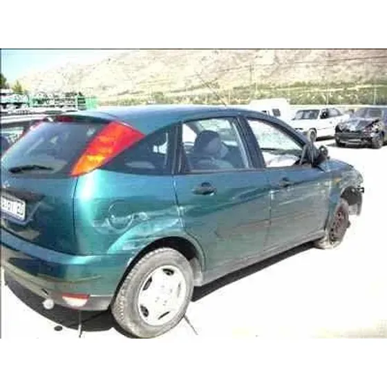 FORD FOCUS BERLINA (CAK) '1998 1.6 16V CAT VERDE