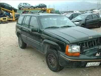 JEEP GR.CHEROKEE (ZJ)/(Z) JEEP GR.CHEROKEE (ZJ)/(Z) '1993 5.2 LTD. (ZJ) VERDE 1993