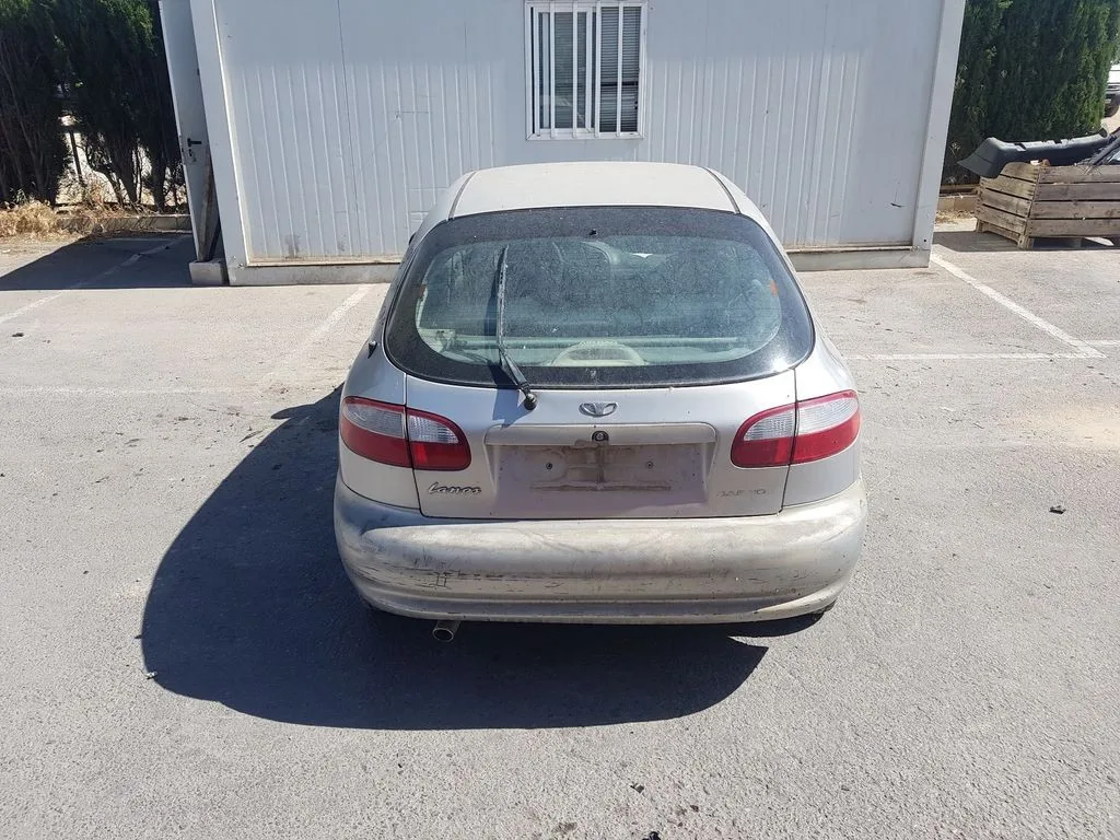 DAEWOO LANOS '1999 SE GRIS