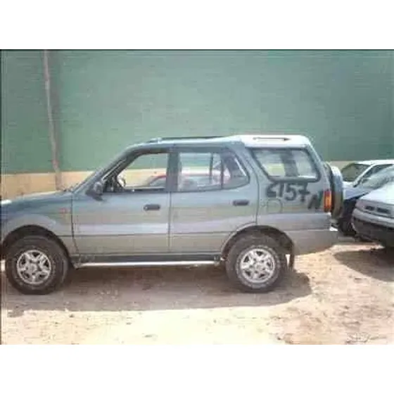 TATA SAFARI '1999 VERDE