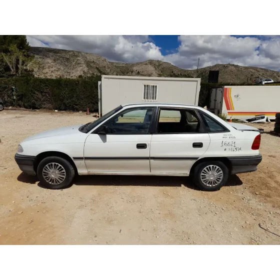 Opel ASTRA F SEDAN (T92) 1992